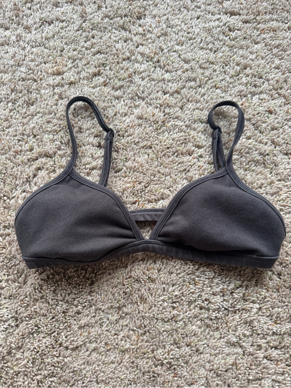 SKIMS Soft Triangle Bralette - Charcoal Black